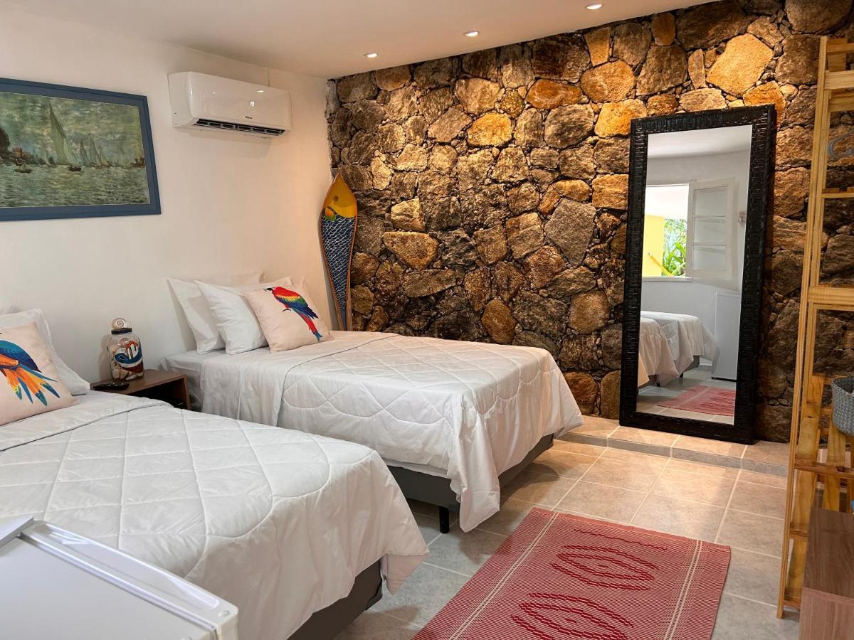 Casa Amarela Bed & Breakfast อังกราโดสเฮย์ส ภายนอก รูปภาพ