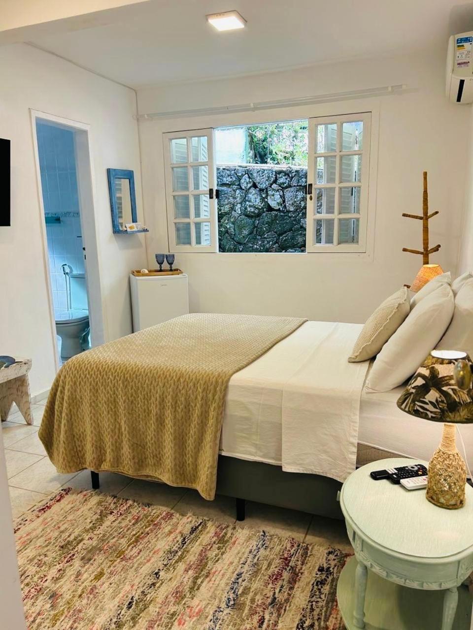 Casa Amarela Bed & Breakfast อังกราโดสเฮย์ส ภายนอก รูปภาพ