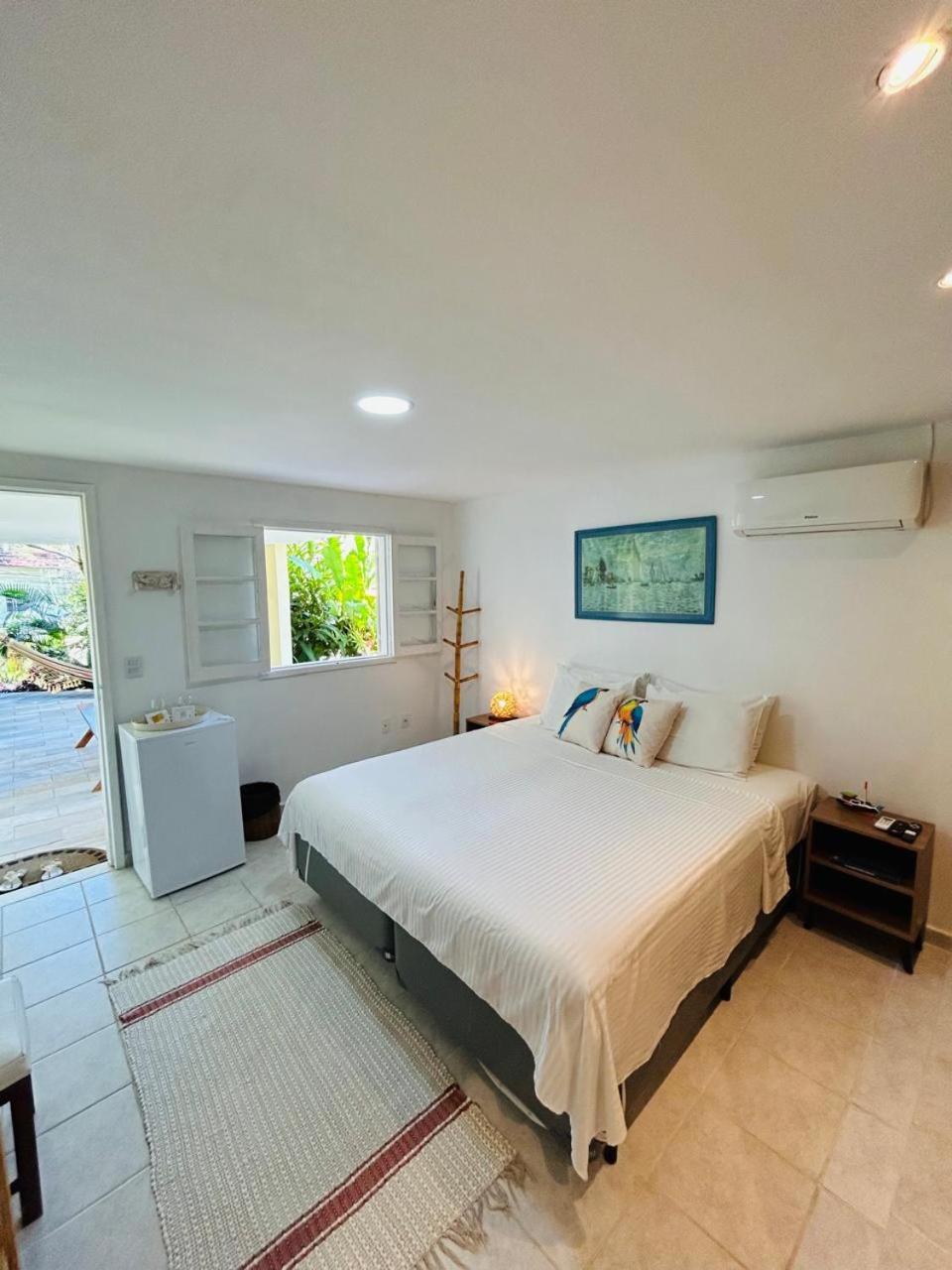 Casa Amarela Bed & Breakfast อังกราโดสเฮย์ส ภายนอก รูปภาพ